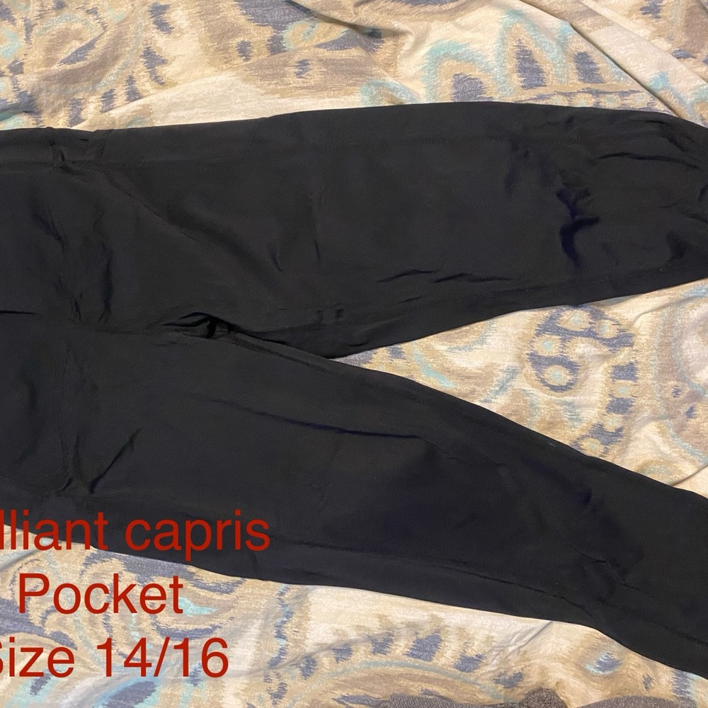 Brilliant Black Capri Leggings